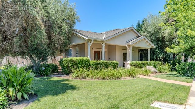 1892 Parkside Way, Oakdale, CA 95361