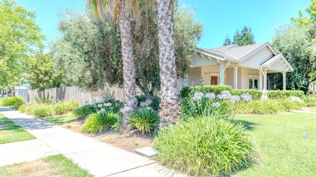 1892 Parkside Way, Oakdale, CA 95361