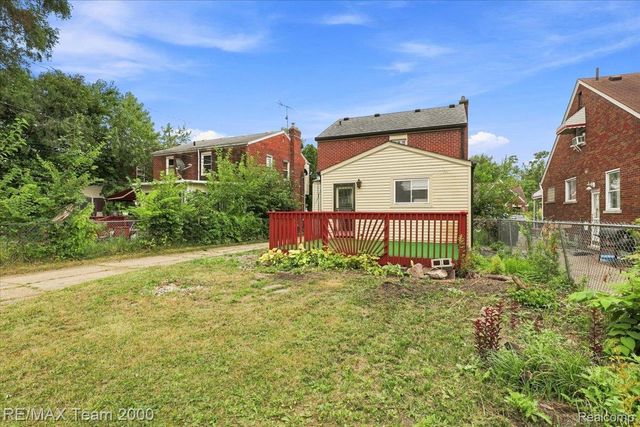 15455 Mapleridge Street, Detroit, MI 48205