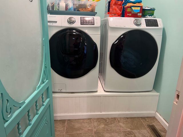 3 Megan Court, Bloomington, IL 61705