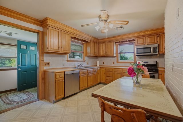 1443 Bedford St, Fall River, MA 02723