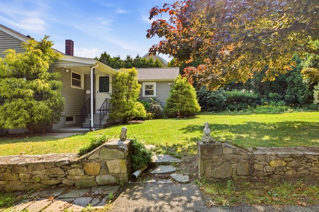 1443 Bedford St, Fall River, MA 02723