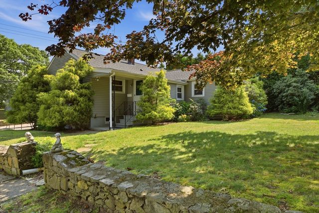 1443 Bedford St, Fall River, MA 02723