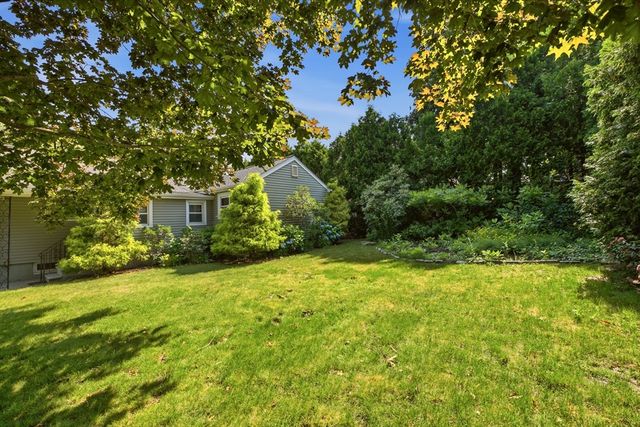 1443 Bedford St, Fall River, MA 02723