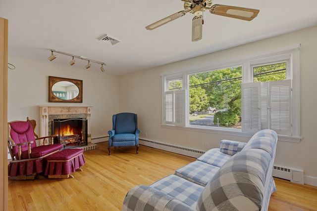 1443 Bedford St, Fall River, MA 02723