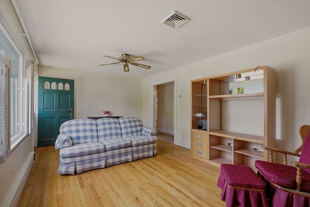1443 Bedford St, Fall River, MA 02723
