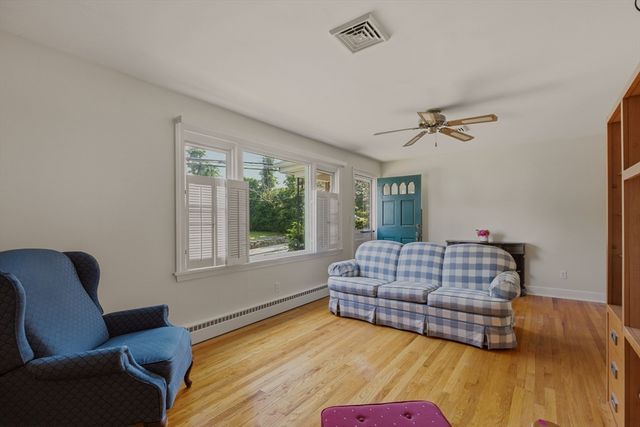 1443 Bedford St, Fall River, MA 02723