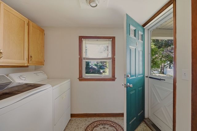 1443 Bedford St, Fall River, MA 02723