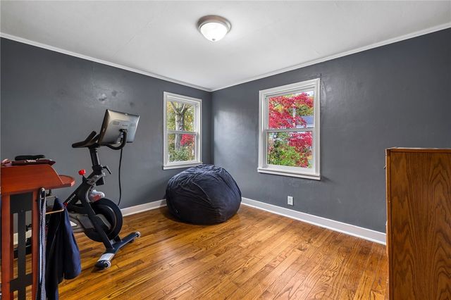 747 Fruithurst Dr, Mt Lebanon, PA 15228