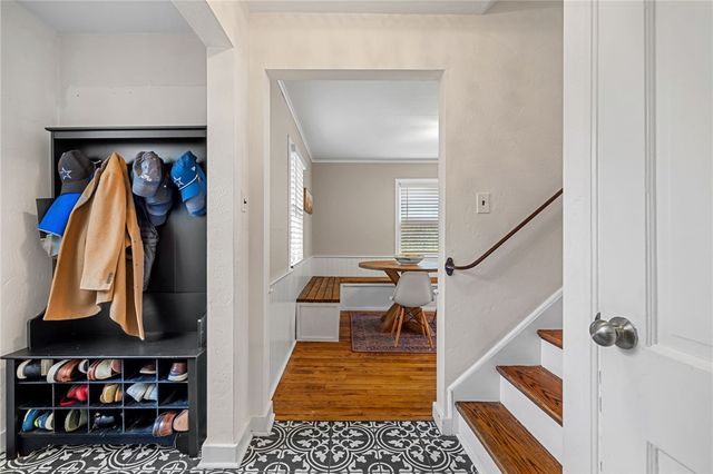 747 Fruithurst Dr, Mt Lebanon, PA 15228