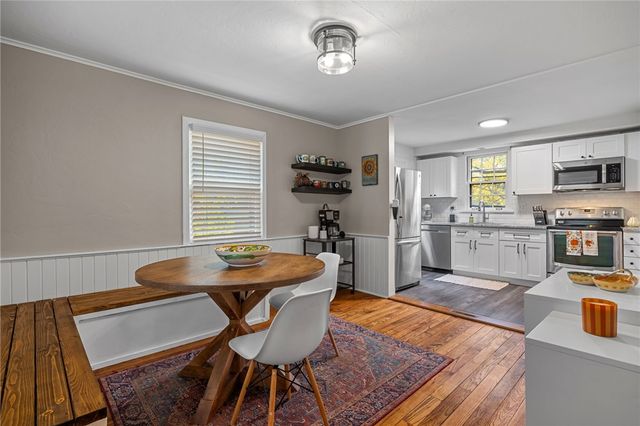 747 Fruithurst Dr, Mt Lebanon, PA 15228