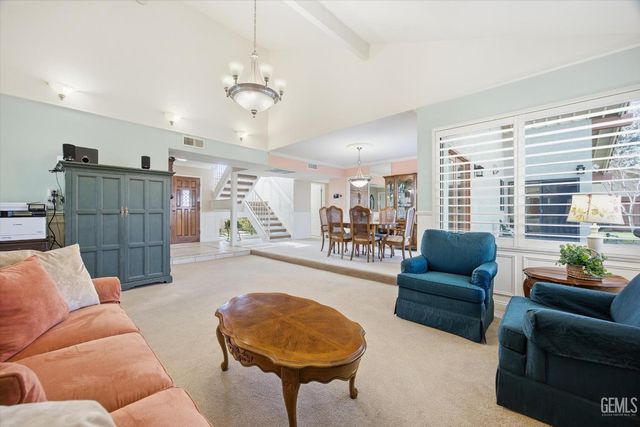 7016 Seapines Drive, Bakersfield, CA 93309