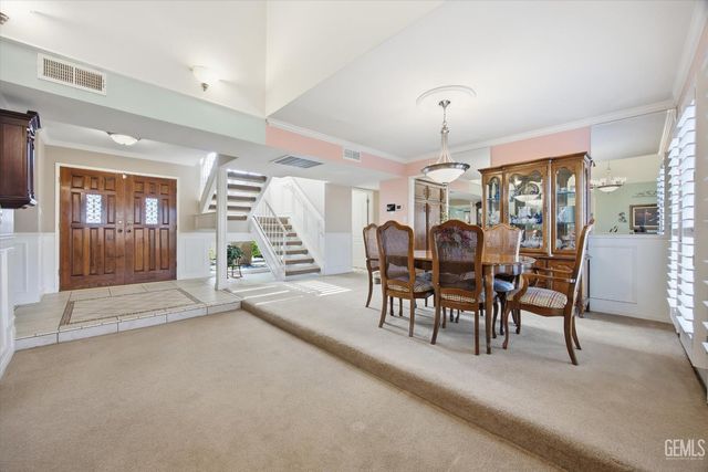 7016 Seapines Drive, Bakersfield, CA 93309