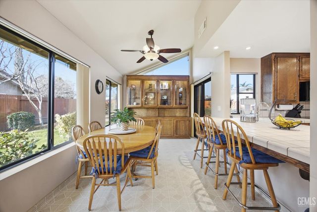 7016 Seapines Drive, Bakersfield, CA 93309