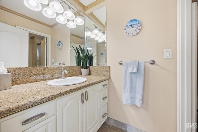 7016 Seapines Drive, Bakersfield, CA 93309