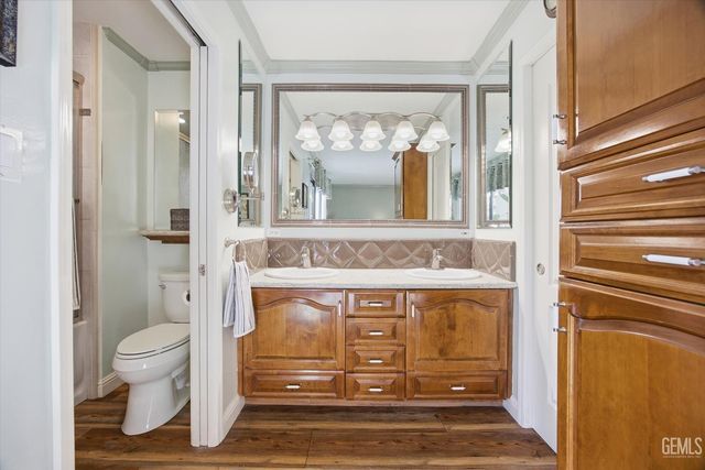 7016 Seapines Drive, Bakersfield, CA 93309