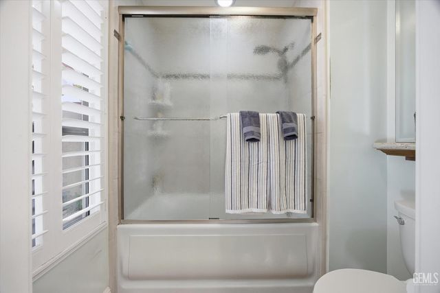 7016 Seapines Drive, Bakersfield, CA 93309