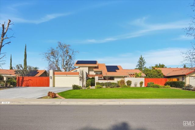 7016 Seapines Drive, Bakersfield, CA 93309