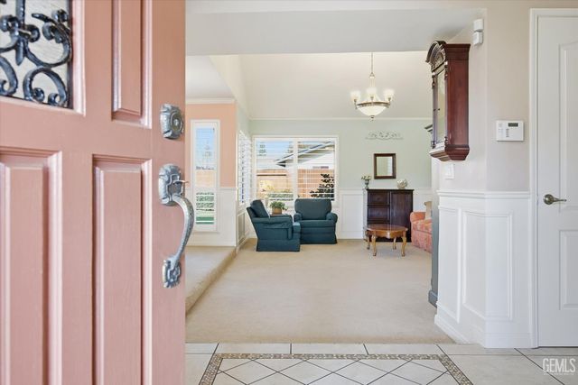 7016 Seapines Drive, Bakersfield, CA 93309