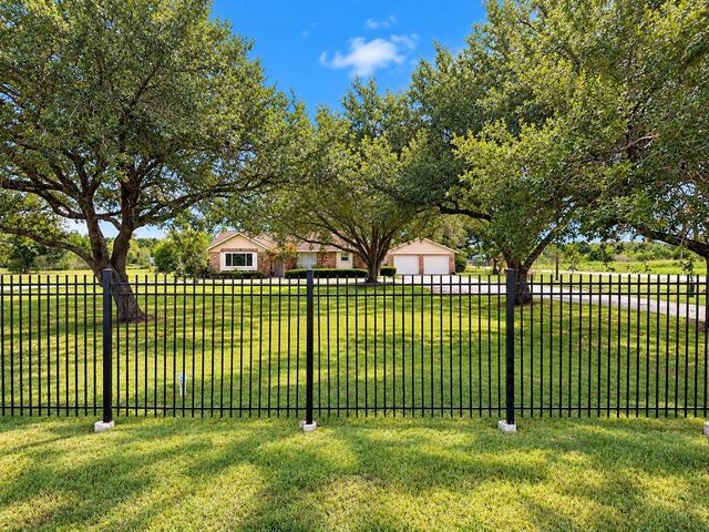 1103 County Road 281, Alvin, TX 77511