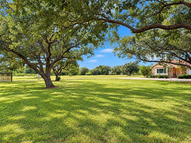1103 County Road 281, Alvin, TX 77511