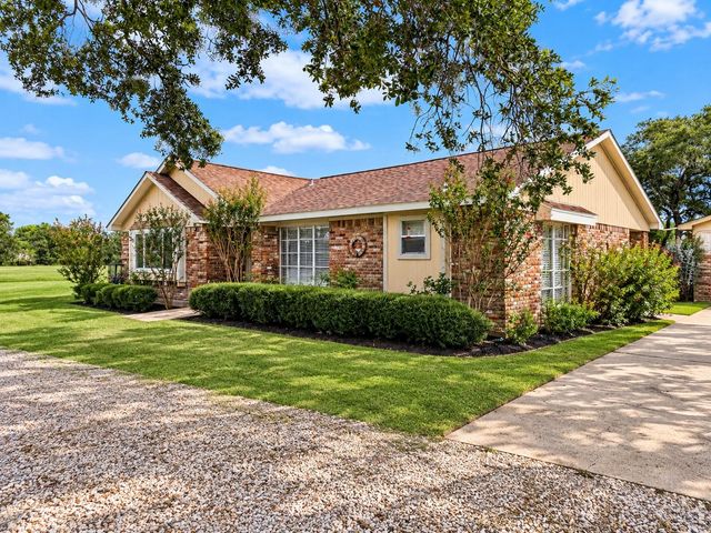 1103 County Road 281, Alvin, TX 77511
