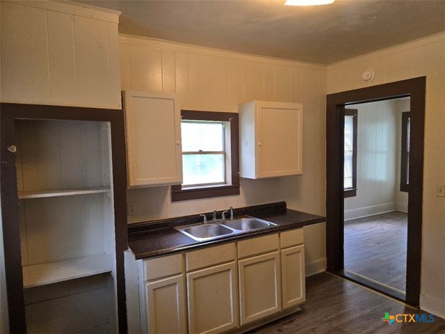 1219 Saint Michael Street, Gonzales, TX 78629