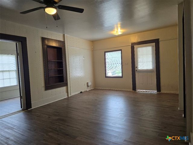 1219 Saint Michael Street, Gonzales, TX 78629