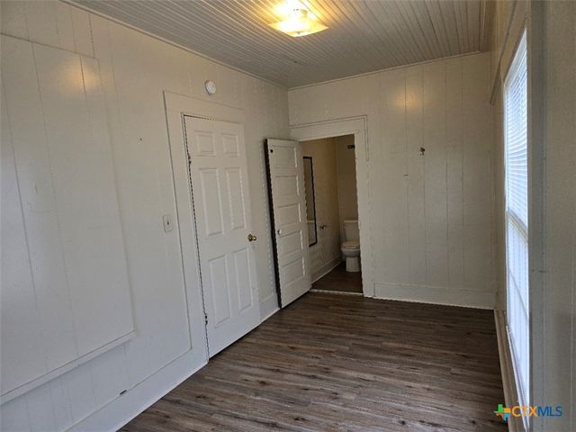 1219 Saint Michael Street, Gonzales, TX 78629