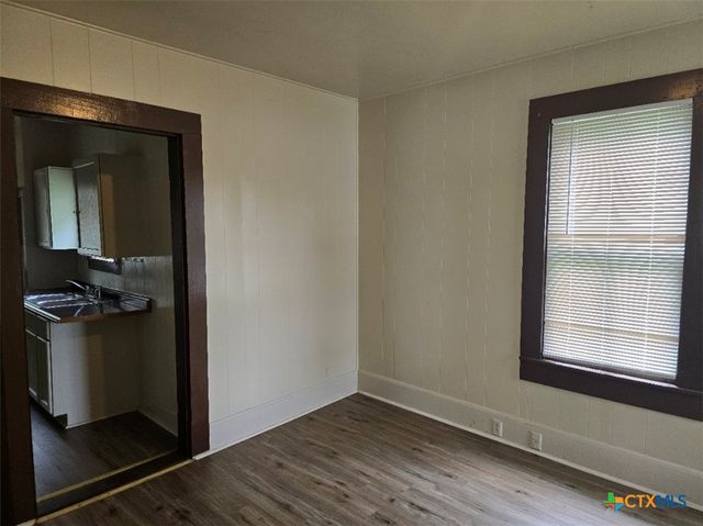 1219 Saint Michael Street, Gonzales, TX 78629