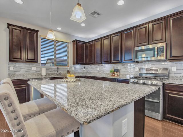 3715 W TERESA Drive, New River, AZ 85087