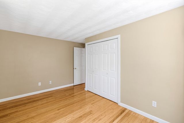 14 Raymond Rd, Chelmsford, MA 01824