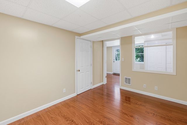 14 Raymond Rd, Chelmsford, MA 01824