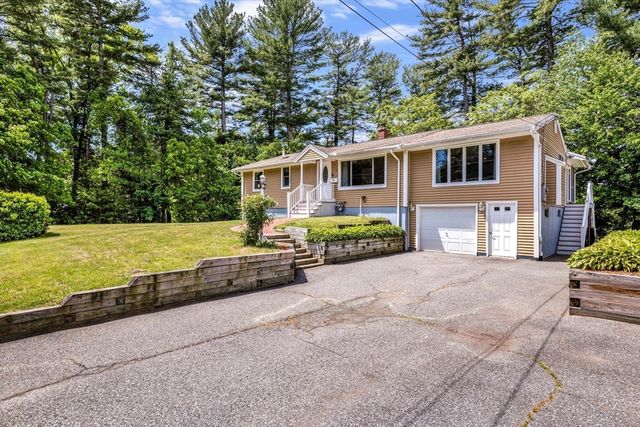 14 Raymond Rd, Chelmsford, MA 01824