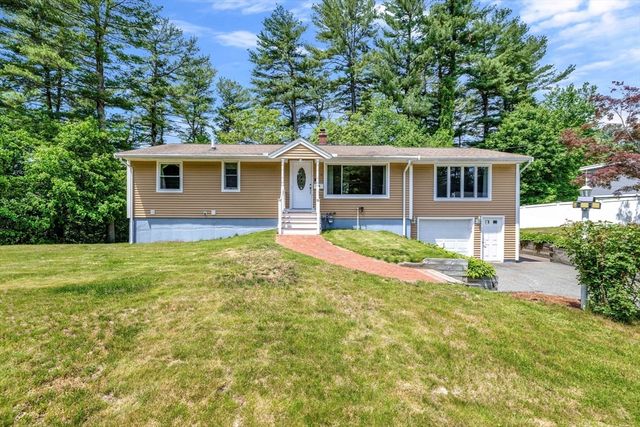 14 Raymond Rd, Chelmsford, MA 01824