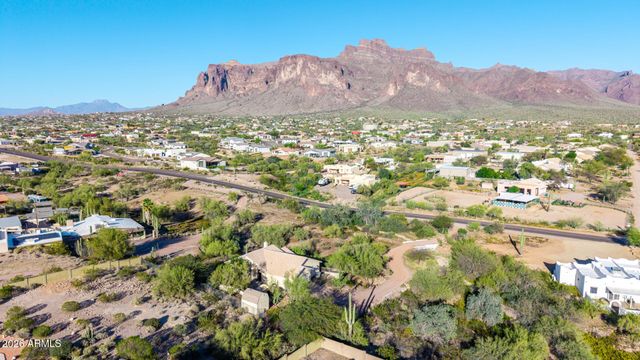 368 N MOUNTAIN VIEW Road, Apache Junction, AZ 85119