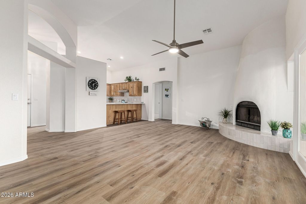 Image 10 of property listing at 368 N MOUNTAIN VIEW Road, Apache Junction, AZ 85119