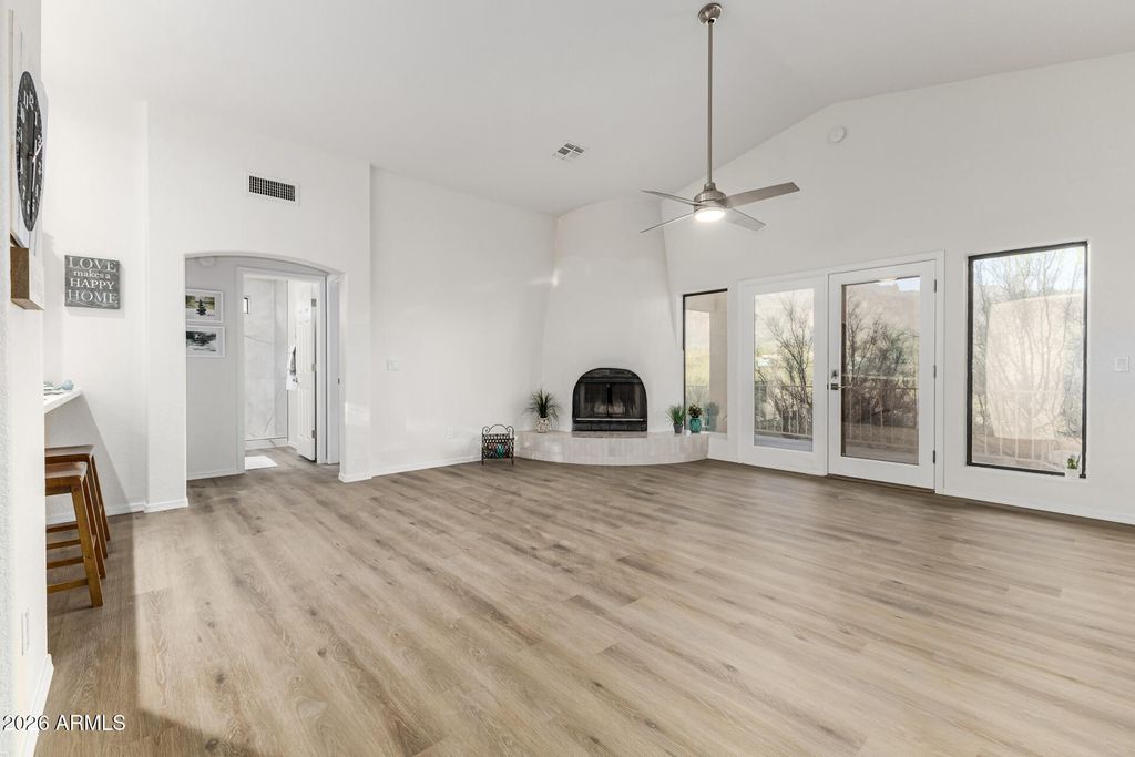 Image 12 of property listing at 368 N MOUNTAIN VIEW Road, Apache Junction, AZ 85119