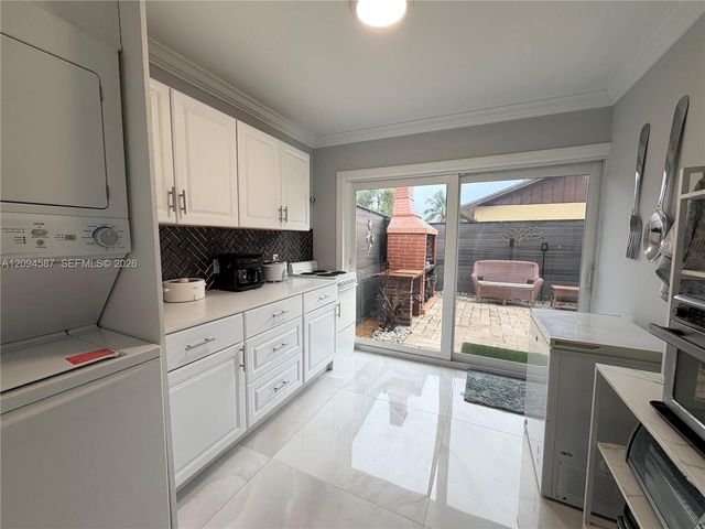 520 NW 46th Street, Deerfield Beach, FL 33064