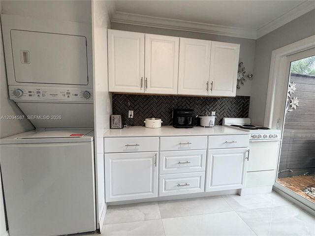 520 NW 46th Street, Deerfield Beach, FL 33064
