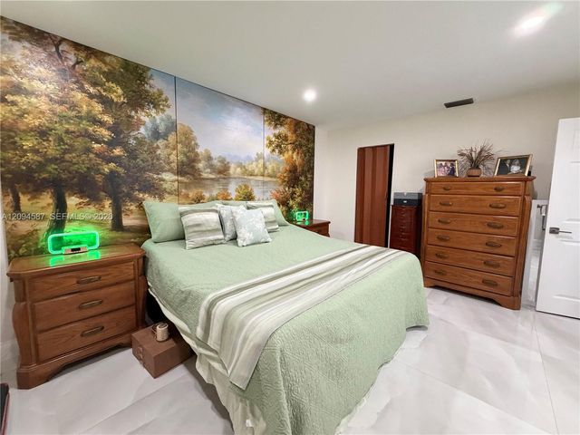 520 NW 46th Street, Deerfield Beach, FL 33064