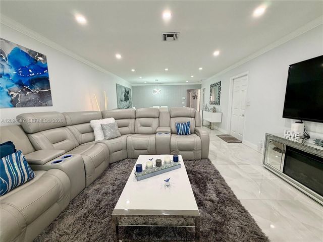 520 NW 46th Street, Deerfield Beach, FL 33064