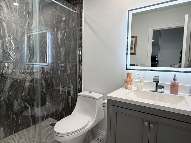 520 NW 46th Street, Deerfield Beach, FL 33064