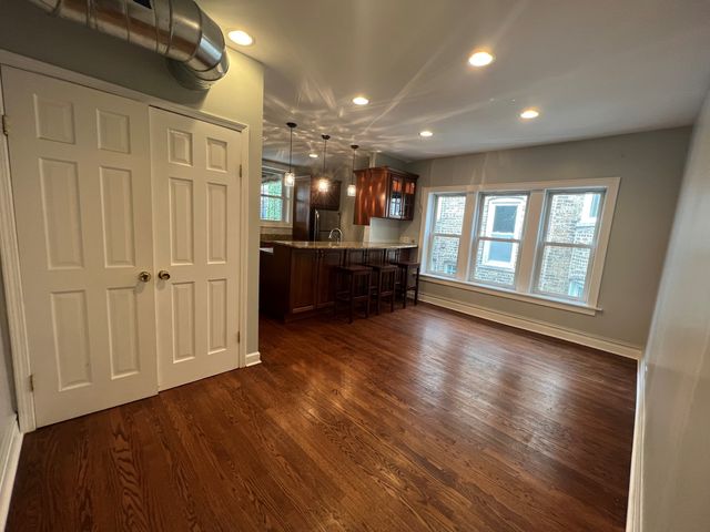 3528 N Reta Avenue 3, Chicago, IL 60657