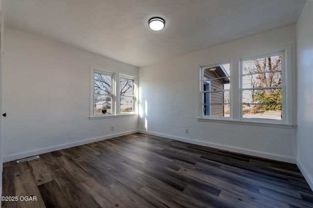 406 Maple Street, Greenfield, MO 65661