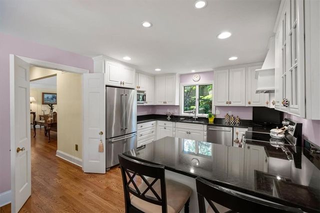 4 Le Mans Court, Prairie Village, KS 66208