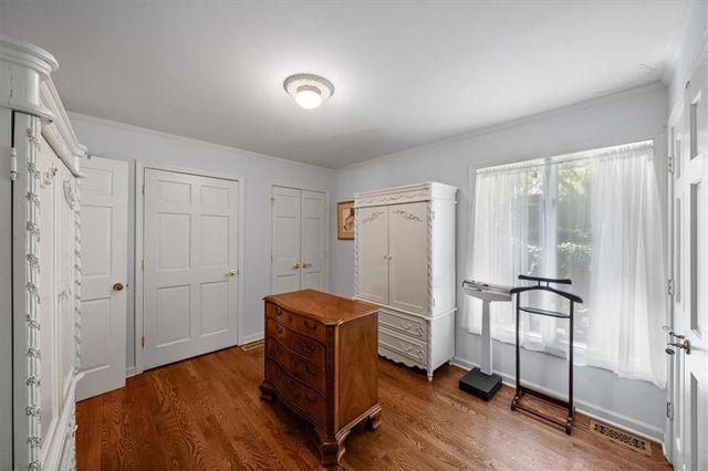 4 Le Mans Court, Prairie Village, KS 66208