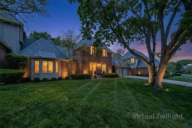 4 Le Mans Court, Prairie Village, KS 66208