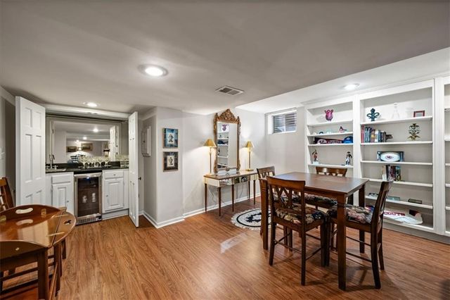 4 Le Mans Court, Prairie Village, KS 66208