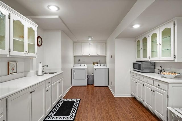 4 Le Mans Court, Prairie Village, KS 66208